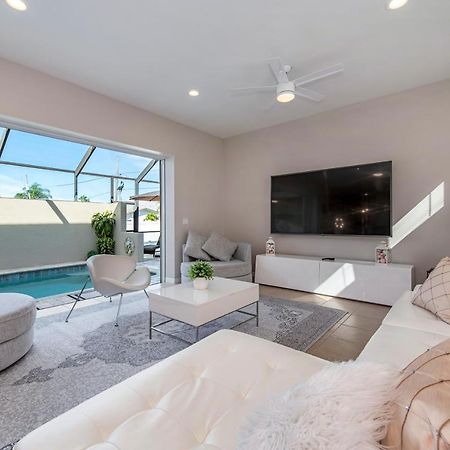 North Naples Vacation Home With Pool. 4 Bedrooms. Sleeps 10 מראה חיצוני תמונה