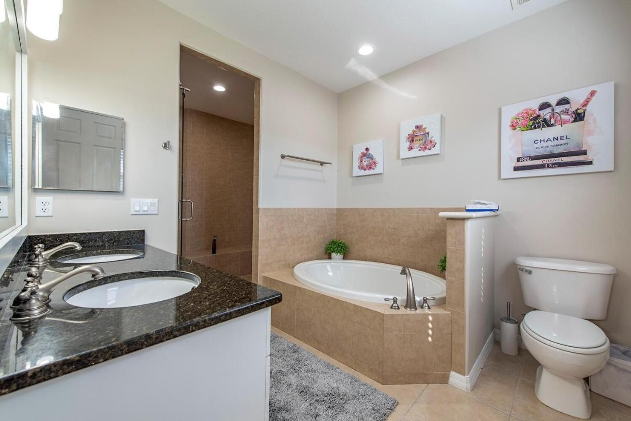 North Naples Vacation Home With Pool. 4 Bedrooms. Sleeps 10 מראה חיצוני תמונה